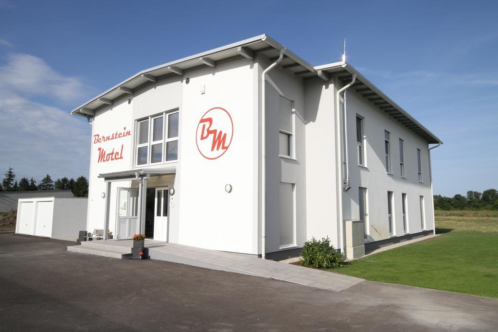 Bernstein-Motel Marchegg Esterno foto