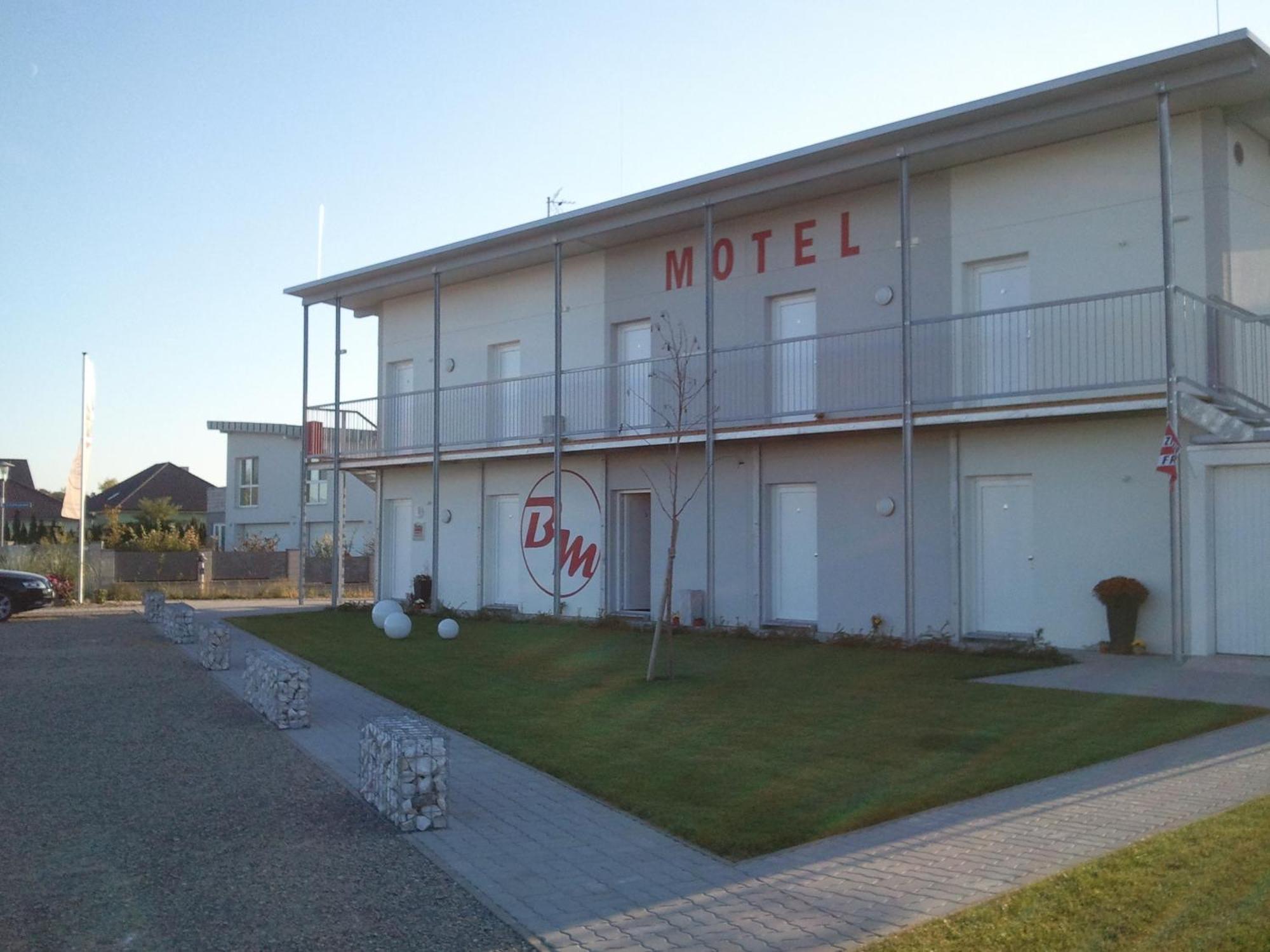 Bernstein-Motel Marchegg Esterno foto