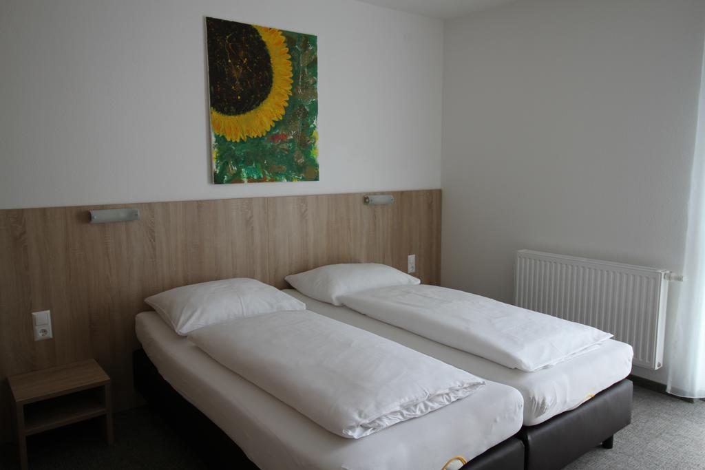 Bernstein-Motel Marchegg Esterno foto