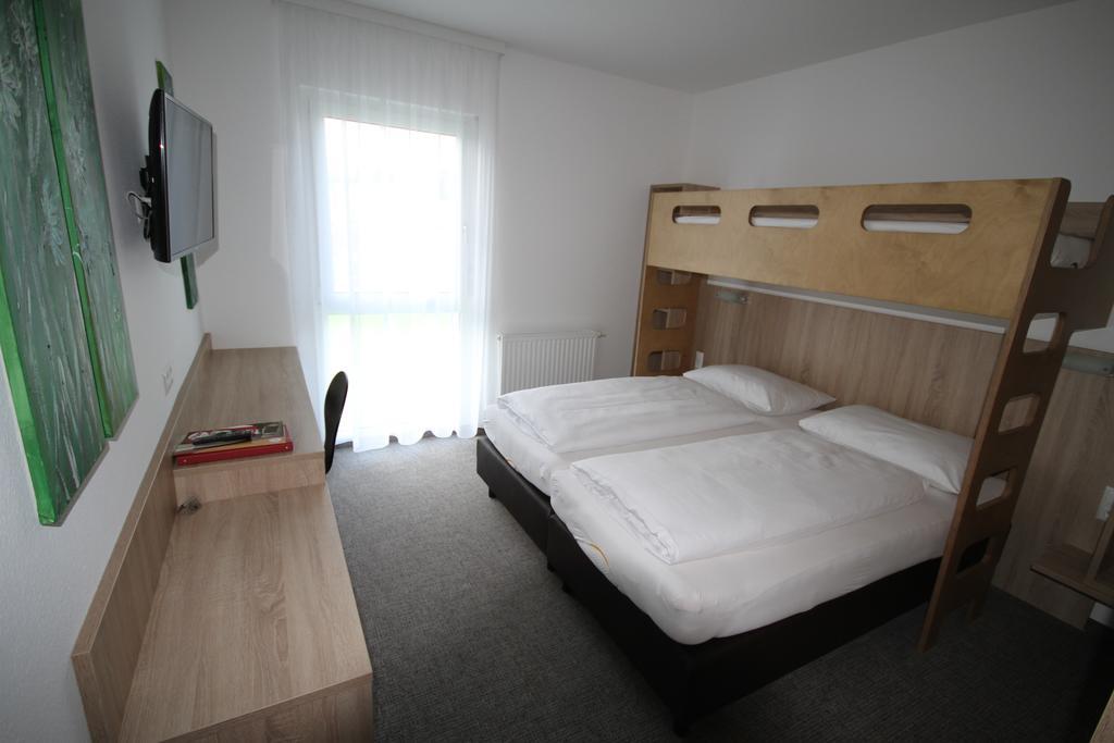 Bernstein-Motel Marchegg Esterno foto